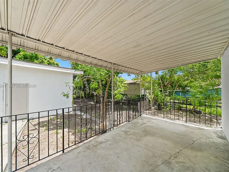 1227 NW 27th St — Photo 23