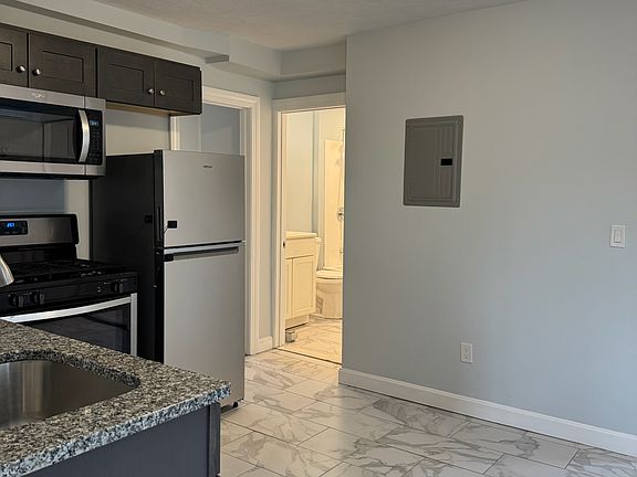 4th image of 155 Boston St #2