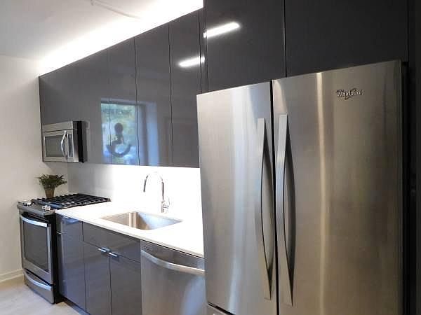 1st image of 307 W Illinois St #1502