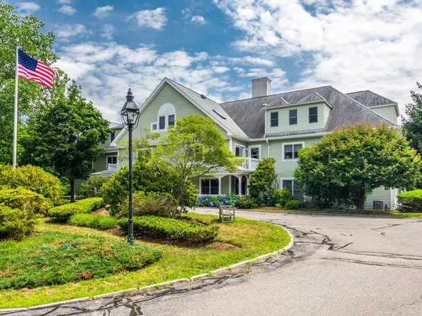 140 Lincoln Rd APT 218, Lincoln, MA 01773