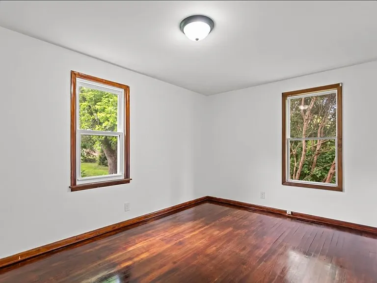 404 E Vaile Ave — Photo 10