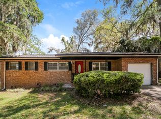 121 Saturn Ln, Orange Park, FL 32073