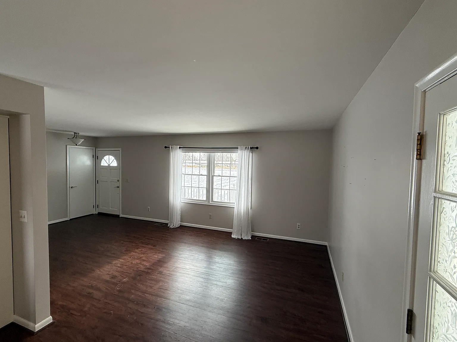 3 bed, 1.5 bath, 1232 sqft, $1,900 — Photo 1
