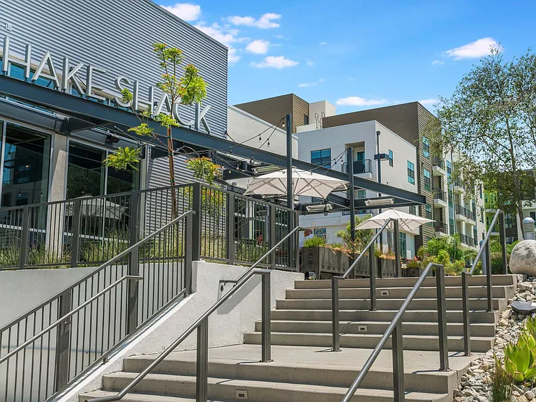 Grab a quick bite or treat yourself to your Shake Shack favorites at Windsor Mission Valley
