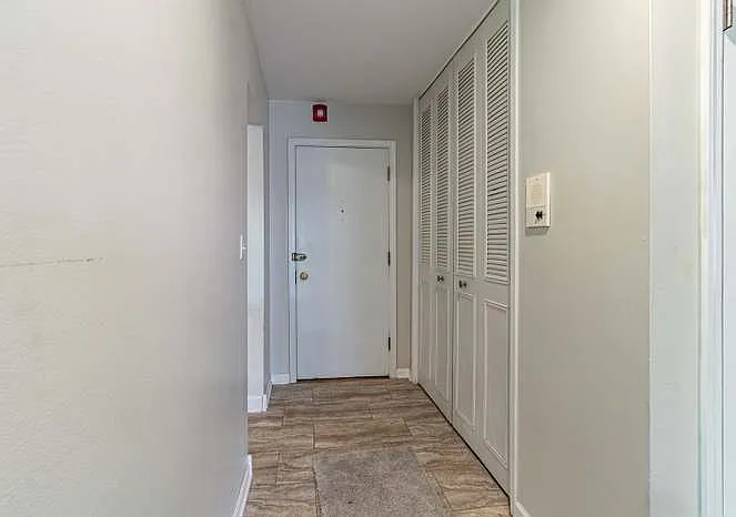 2 bed, 1170 sqft, $2,200 — Photo 3