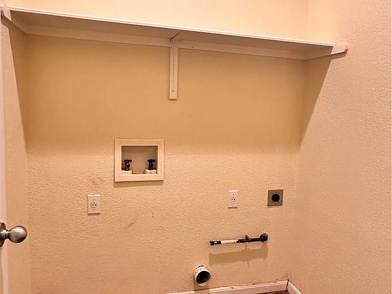 2050 Lisa Ln — Photo 20