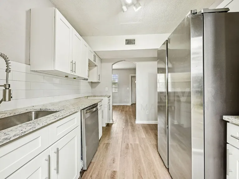 3078 W 15th St — Photo 10