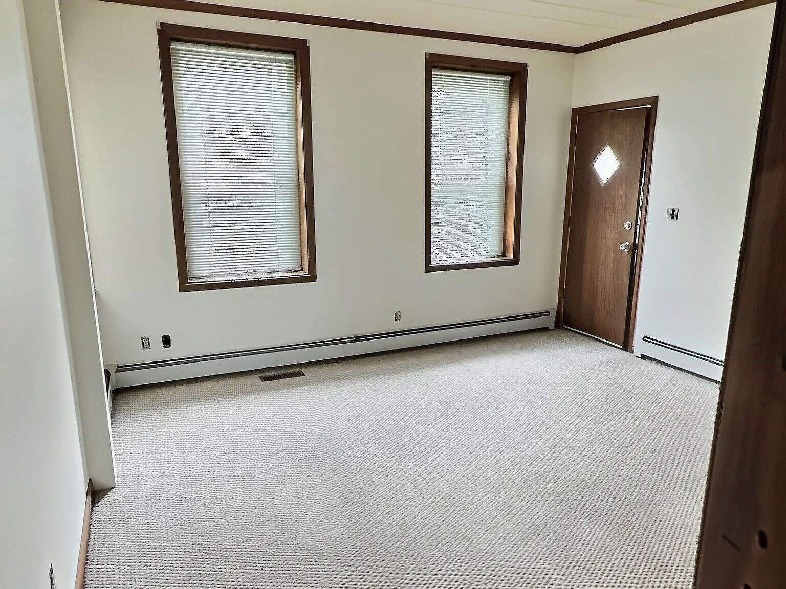 2 bed, 1.0 bath, 878 sqft, $1,875 — Photo 2