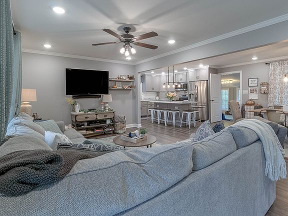 4th image of 2113 Barkley Dr