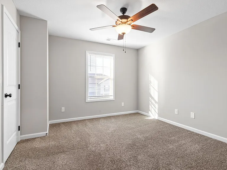 Smithson Ln - 235 (x8) — Photo 20