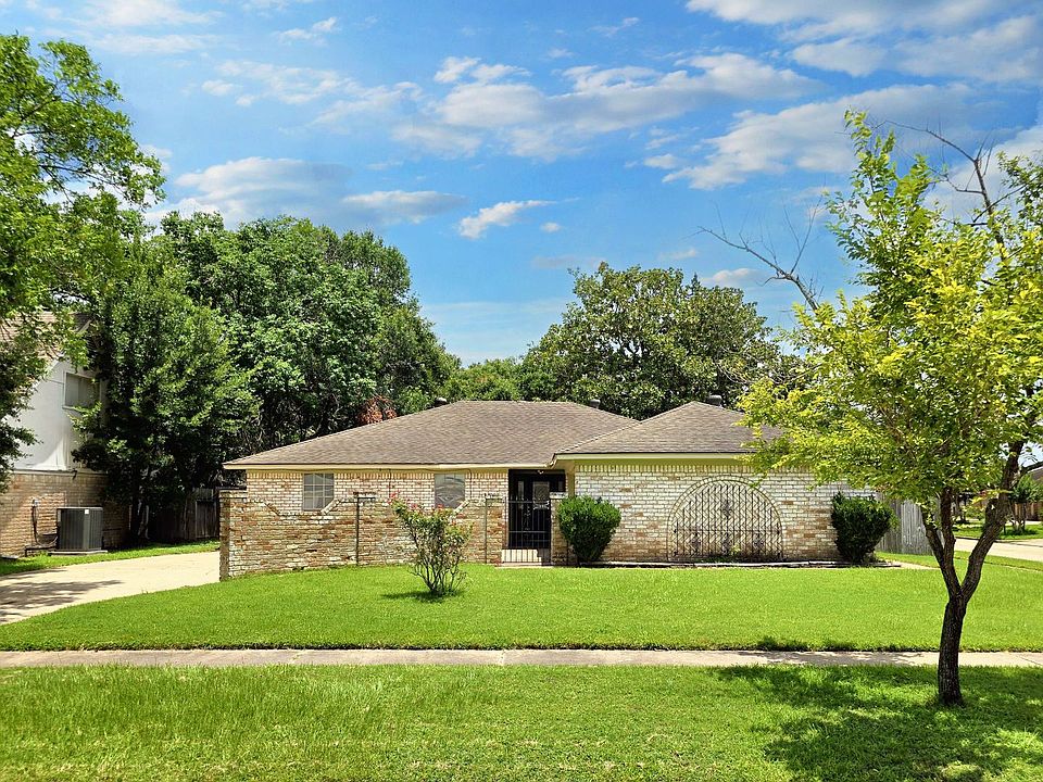 1st image of 447 Applewhite Dr