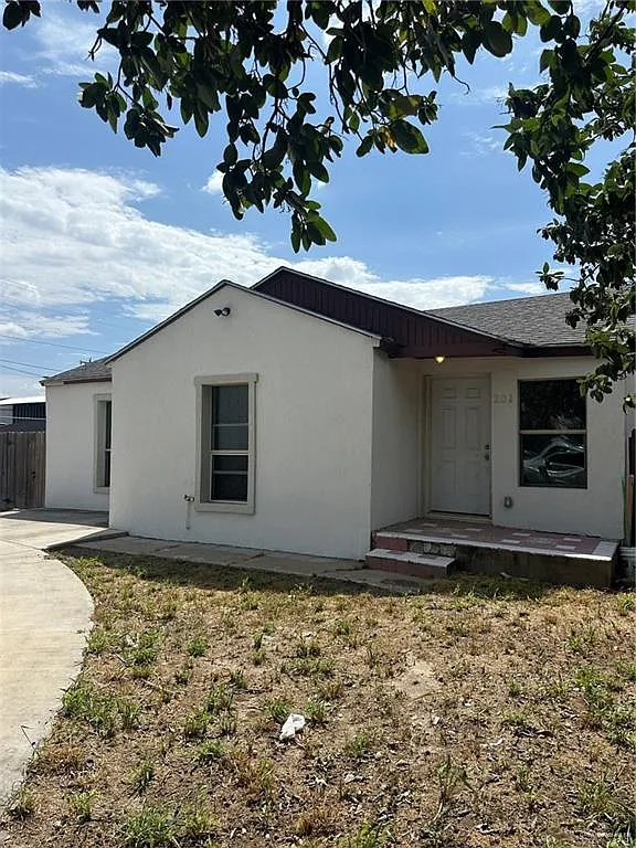 2 bed, 1.0 bath, 1011 sqft, $1,300 — Photo 3