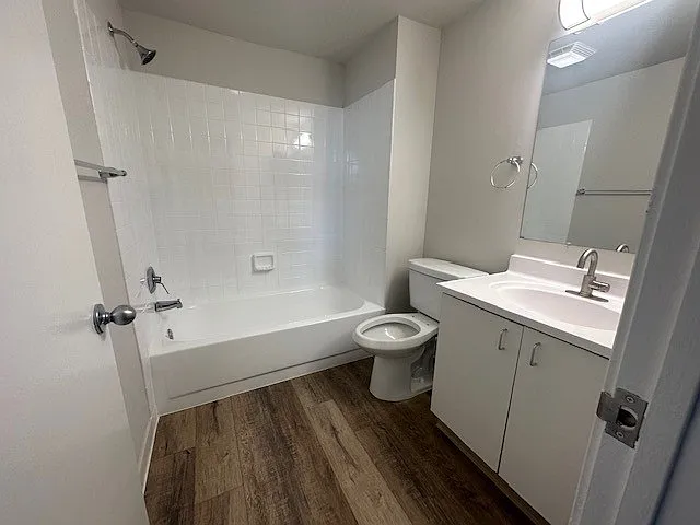 Canal House — Photo 24