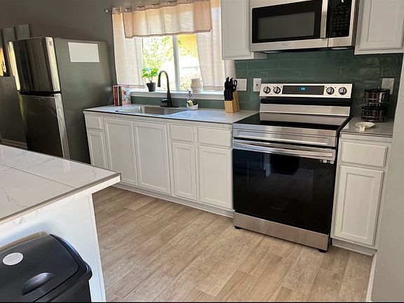 5th image of 719 Cypressgreen Dr