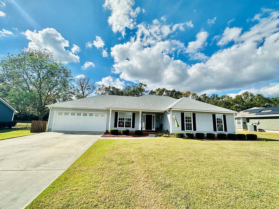 1st image of 3883 Stratford Cir