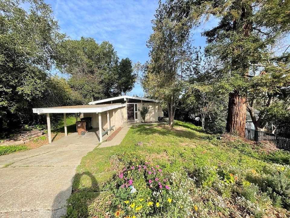 1st image of 305 Kingston Ave