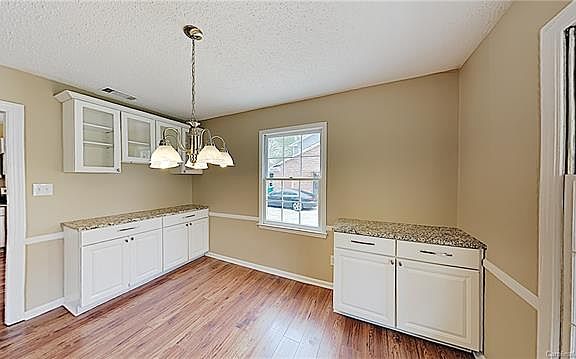 2nd image of 2109 Knickerbocker Dr