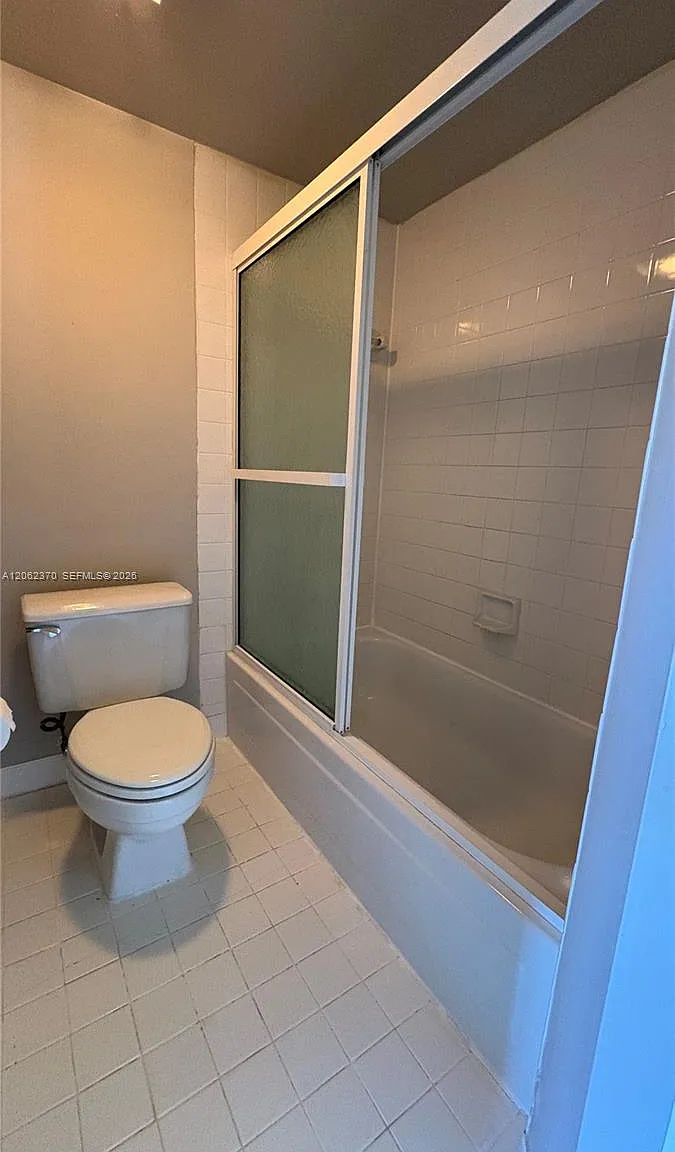 Keys Gate Condo No Six — Photo 4