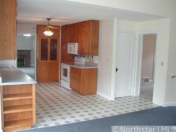 3rd image of 17525 Nowthen Blvd NW