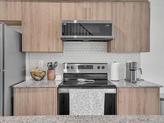 3rd image of 89 Fairlane Ave