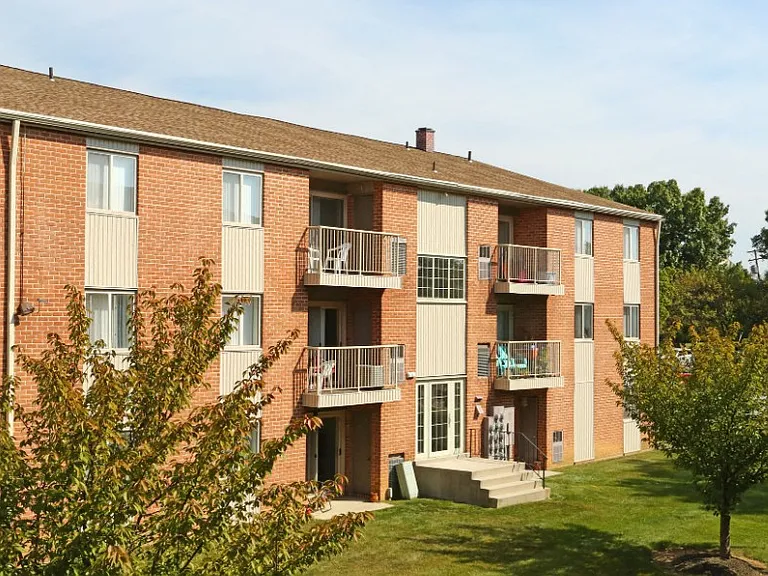 Hanover Apartments — Photo 1