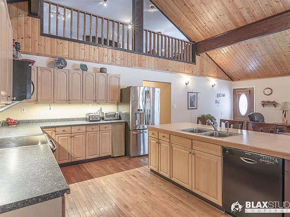 3rd image of 1594 Bluegrass Dr