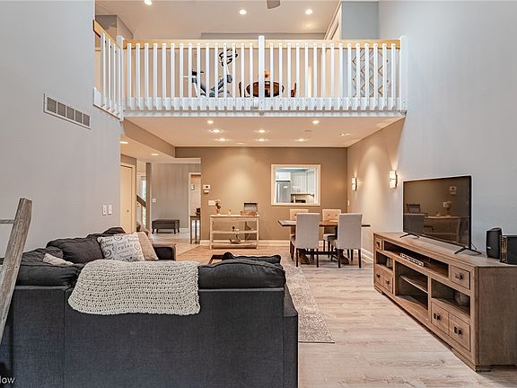 5th image of 7 Chelsea Ct