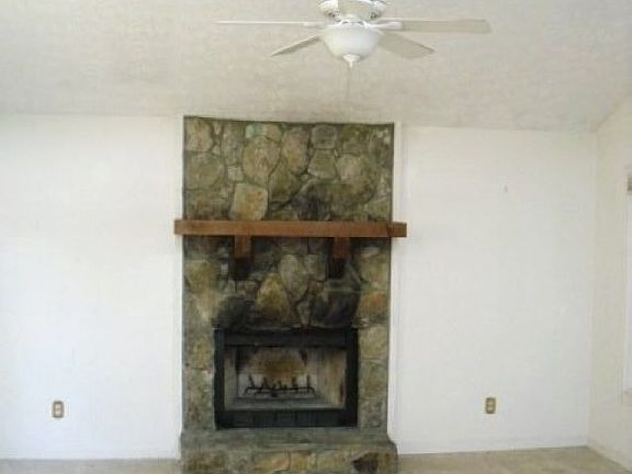 2nd image of 512 Magnolia Dr