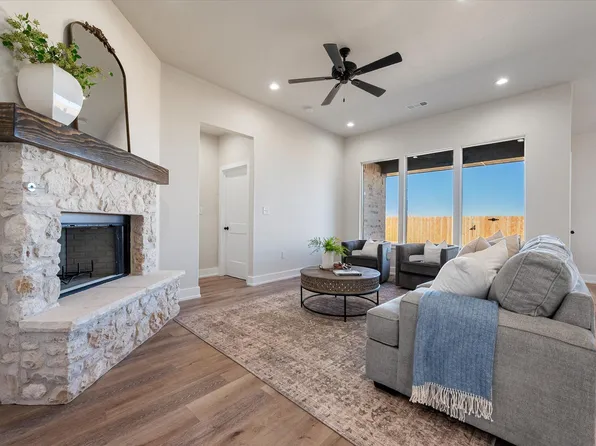 1404 Durham Ave, Wolfforth, TX 79382