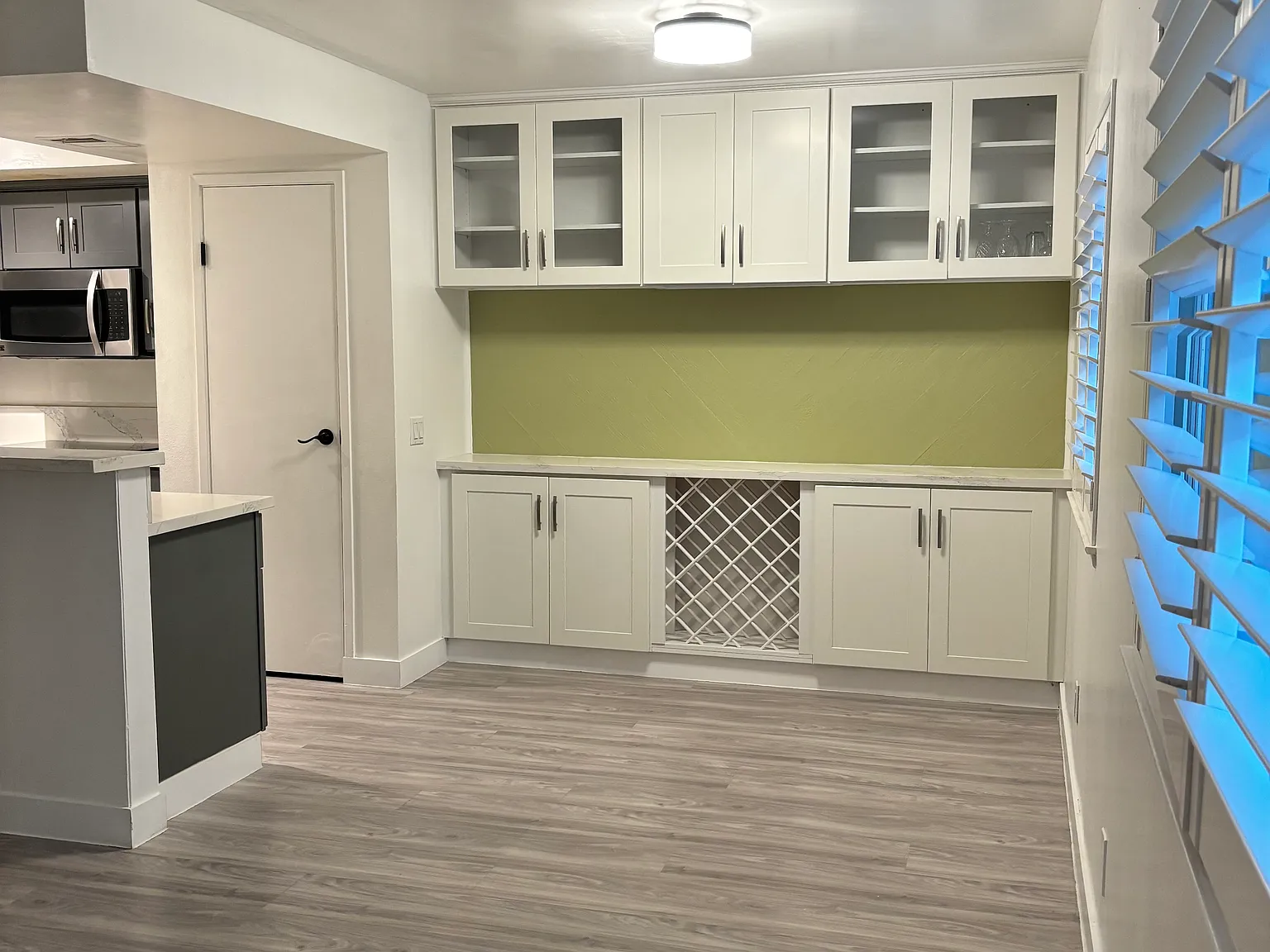 2 bed, 882 sqft, $2,700 — Photo 4