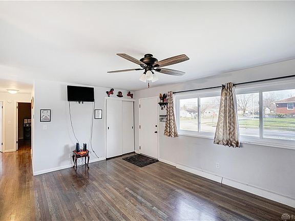 5th image of 5604 Greencrest Dr