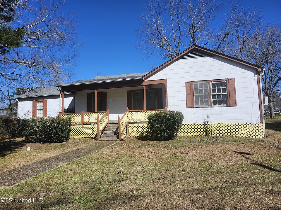 2nd image of 212 W Ridgeland Ave