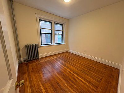4th image of 37 Park Dr #7