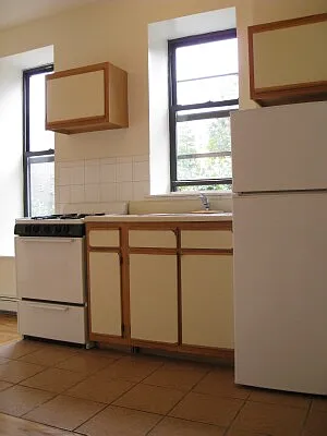 Rented by Tower Brokerage | media 25