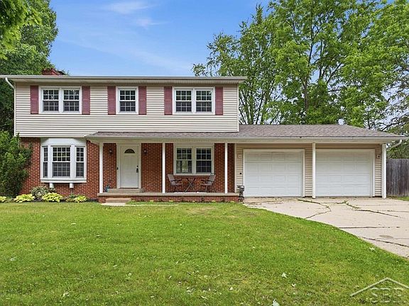 2nd image of 2902 Saint Marys Dr