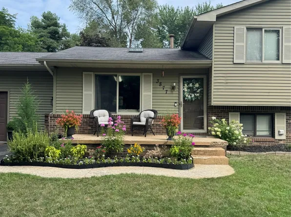 3877 Westlyn Dr, Orion, MI 48359
