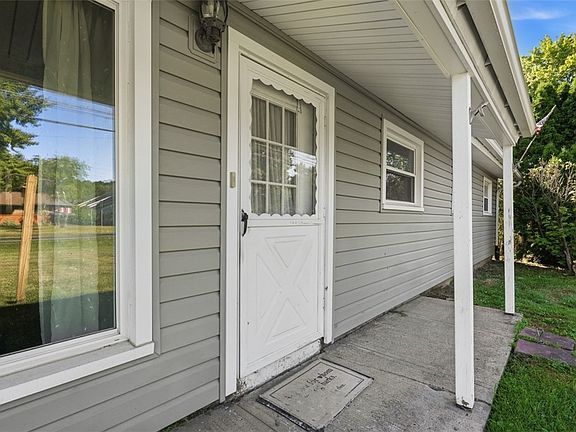 5th image of 87 Robinhood Dr