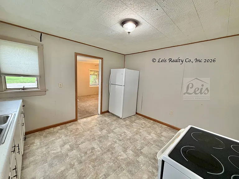 417 N West St — Photo 5