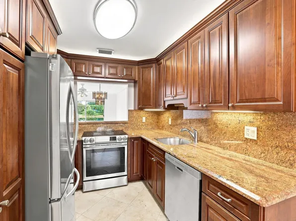 8829 BELLA VISTA Drive #282, Boca Raton, FL 33433