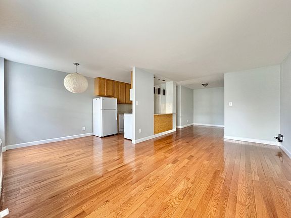 3rd image of 16-66 Bell Blvd #134
