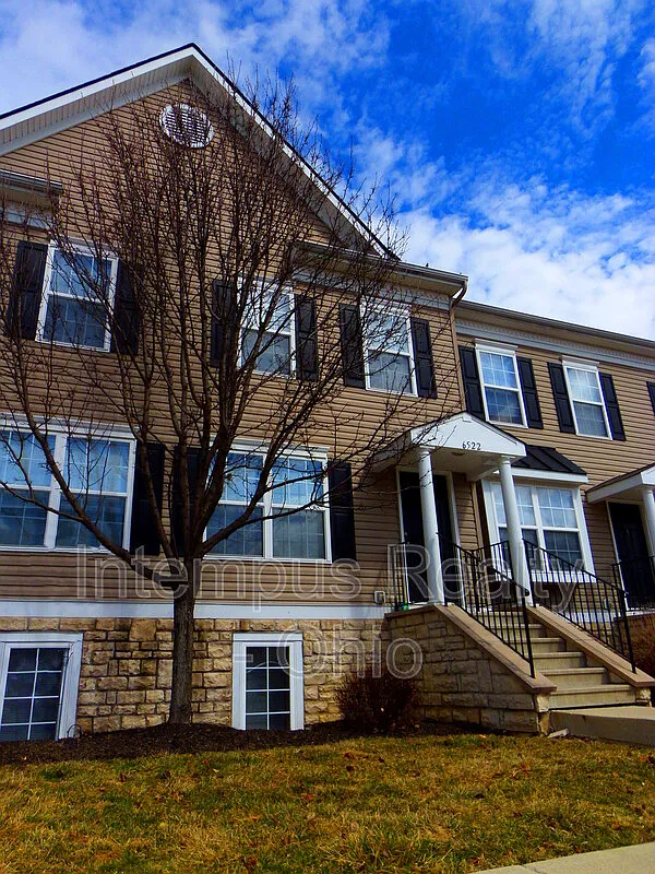 2 bed, 1.5 bath, 1088 sqft, $1,647 — Photo 1