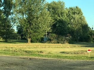 607 Limerick Dr, Benton Harbor, MI 49022