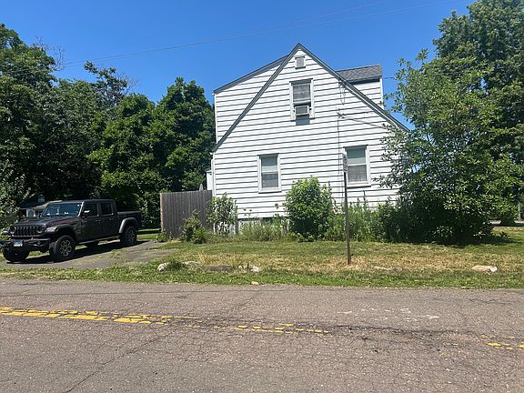2nd image of 27 Cora St