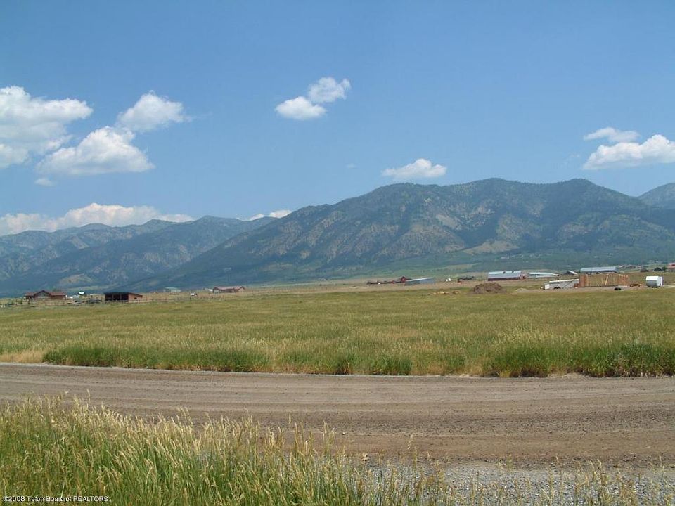 2nd image of 217 River Ranch Loop