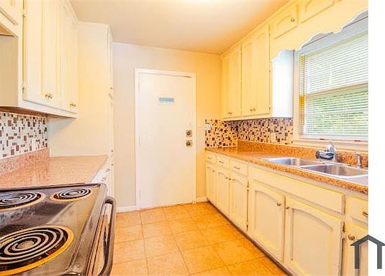 3rd image of 616 86th St S