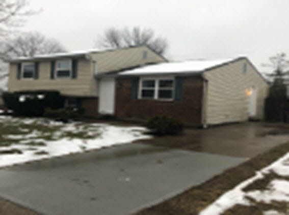 3rd image of 12166 Glencrest Ct