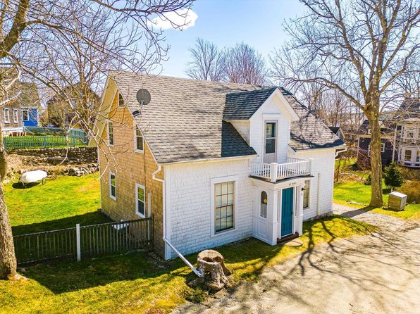 15 John St, Shelburne, NS B0T 1W0