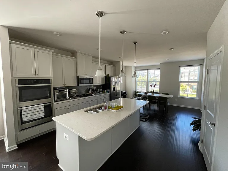 22264 Foundation Dr — Photo 11