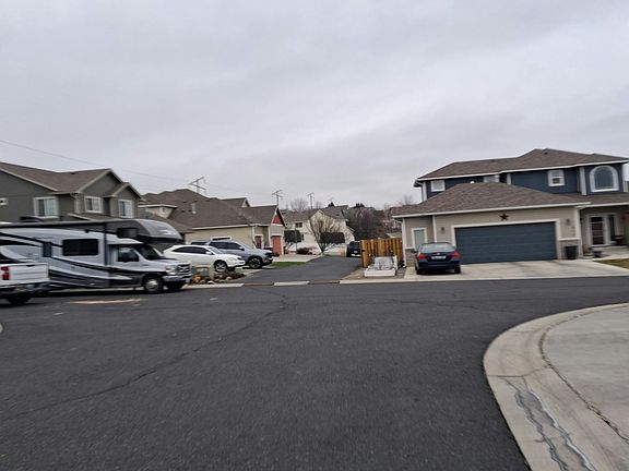 4th image of 819 Trout Lake Ct