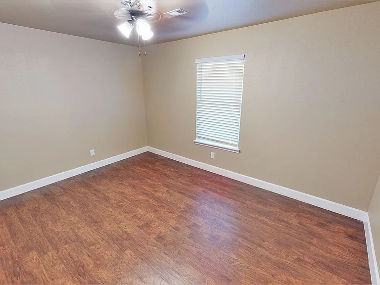 806 Brook Dr — Photo 14